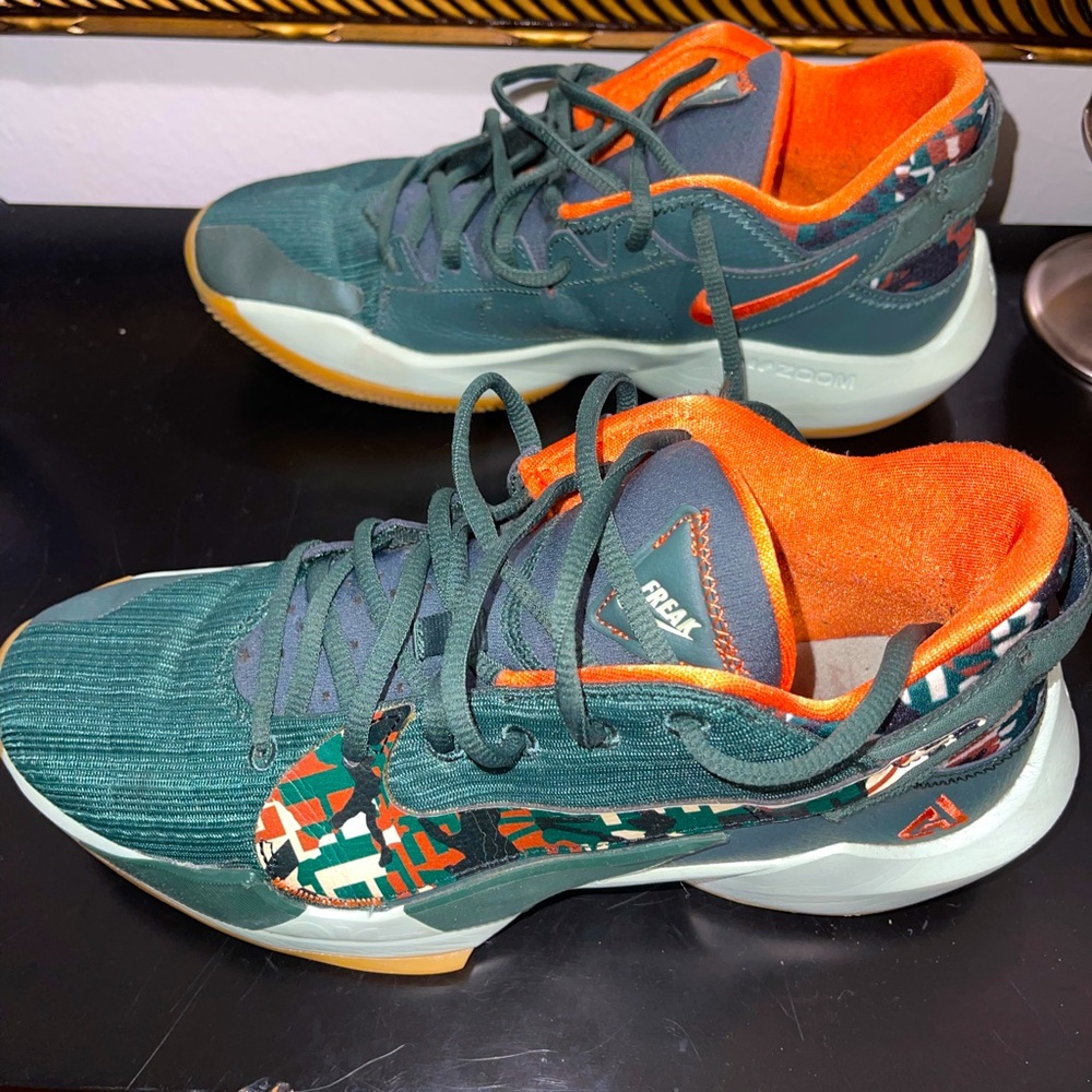 Size 9. - Nike Zoom Freak 2 Ashiko Men used sneaker in great condition.